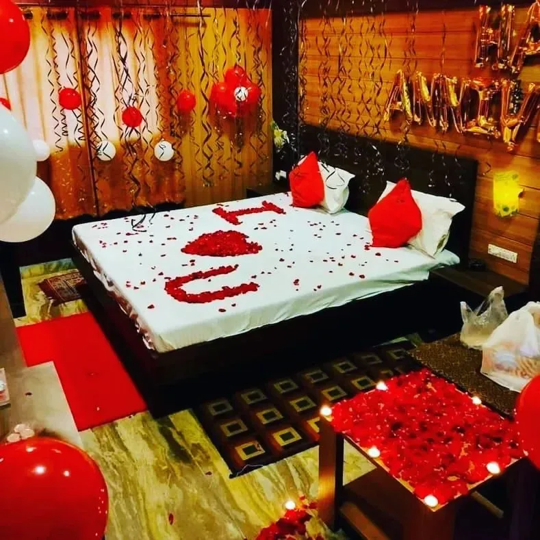 Heart Balloon Decoration for Wife